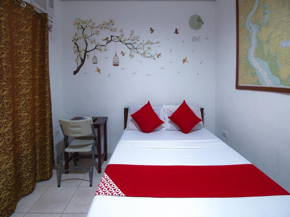 Oyo 771 Darius' Residences Moalboal Buitenkant foto