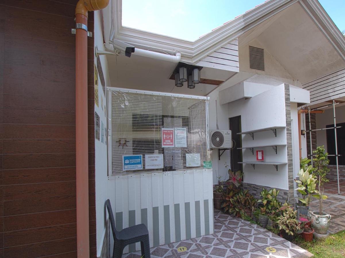 Oyo 771 Darius' Residences Moalboal Buitenkant foto